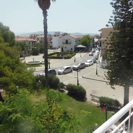 Verani Lefkas Town