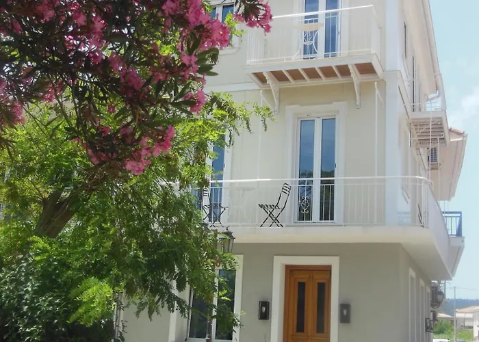 Verani Lefkas Town